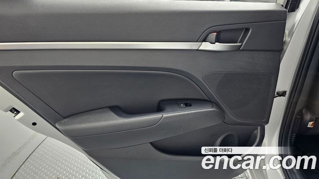 Hyundai AVANTE 2019 — photo 15