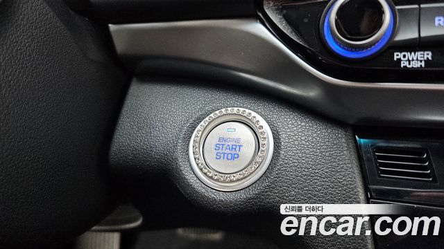 Hyundai AVANTE 2019 — photo 28