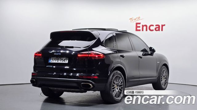 Porsche Cayenne 2017 — photo 2