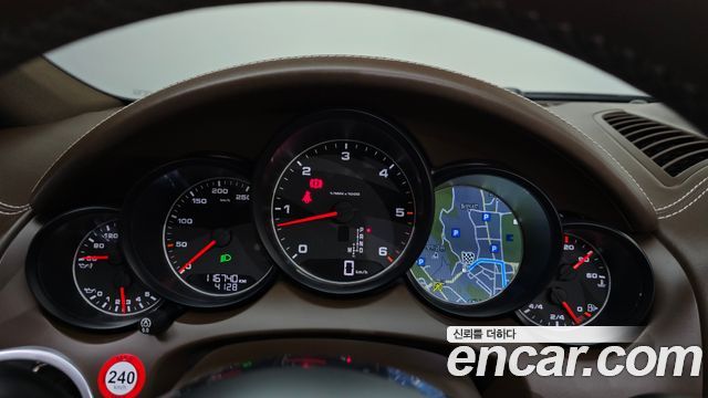 Porsche Cayenne 2017 — photo 8