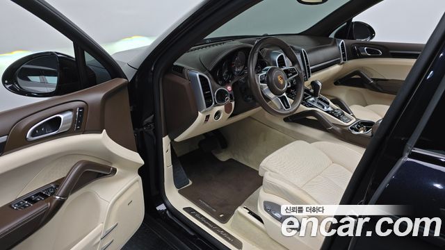 Porsche Cayenne 2017 — photo 10