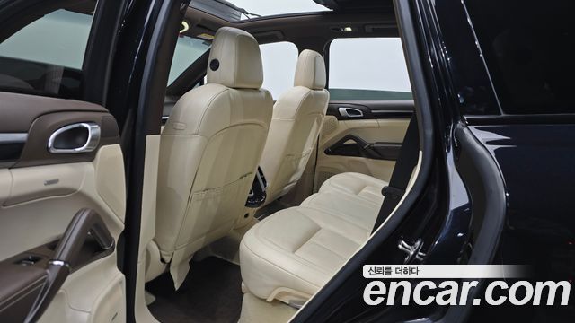 Porsche Cayenne 2017 — photo 11