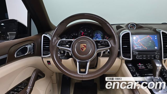 Porsche Cayenne 2017 — photo 12