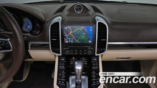 Porsche Cayenne 2017 — photo 13