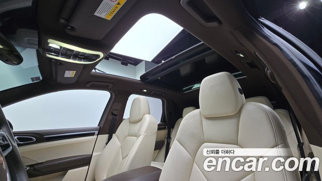 Porsche Cayenne 2017 — photo 19