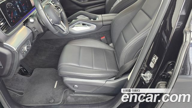 Mercedes-Benz GLE-Class 2019 — photo 24