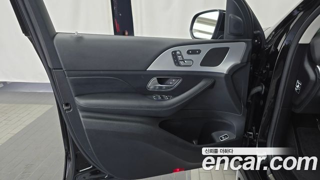 Mercedes-Benz GLE-Class 2019 — photo 14