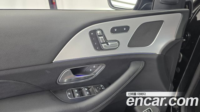 Mercedes-Benz GLE-Class 2019 — photo 28