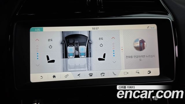 Jaguar XE 2019 — photo 19