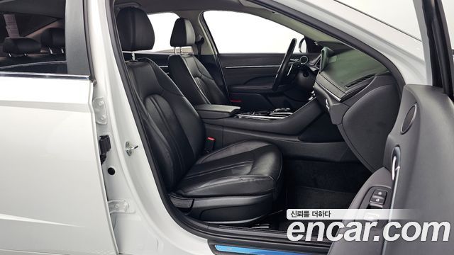 Hyundai Sonata 2022 — photo 17
