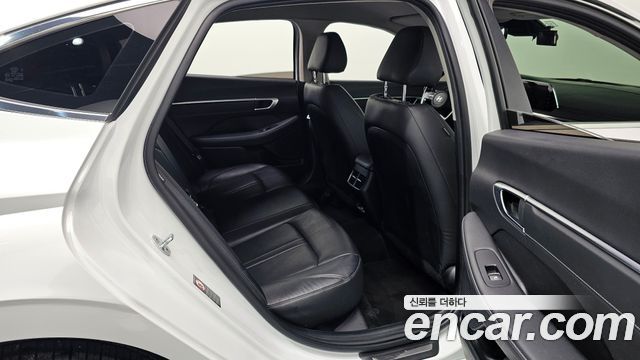 Hyundai Sonata 2022 — photo 18