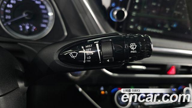 Hyundai Sonata 2022 — photo 32