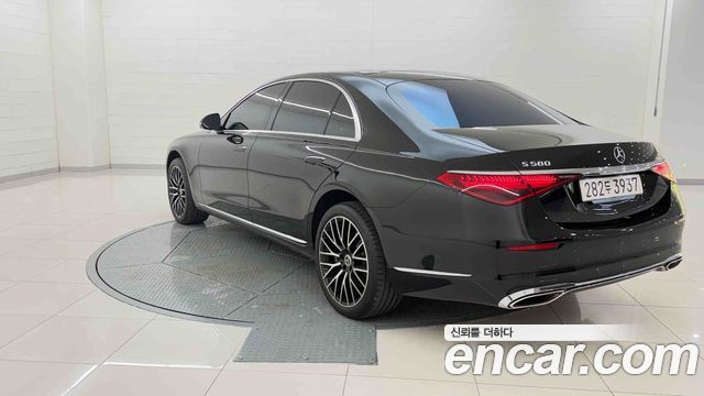 Mercedes-Benz S-Class 2025 — photo 2