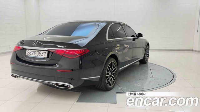 Mercedes-Benz S-Class 2025 — photo 4