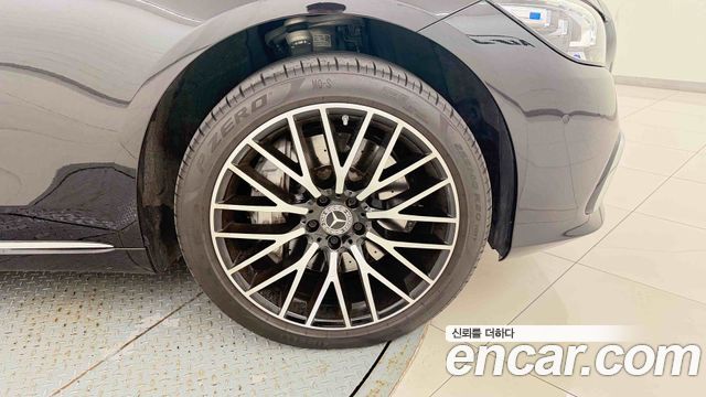 Mercedes-Benz S-Class 2025 — photo 8