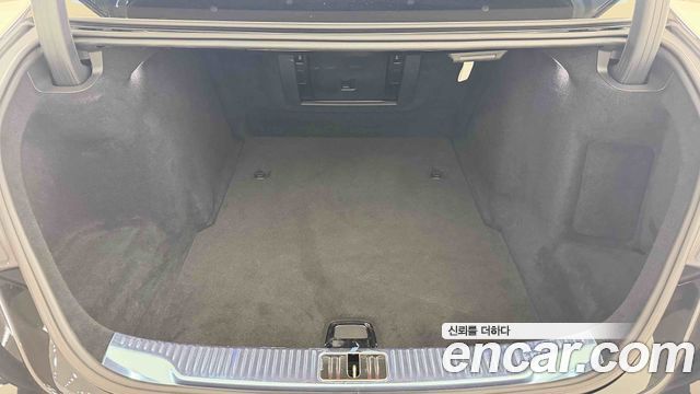 Mercedes-Benz S-Class 2025 — photo 11