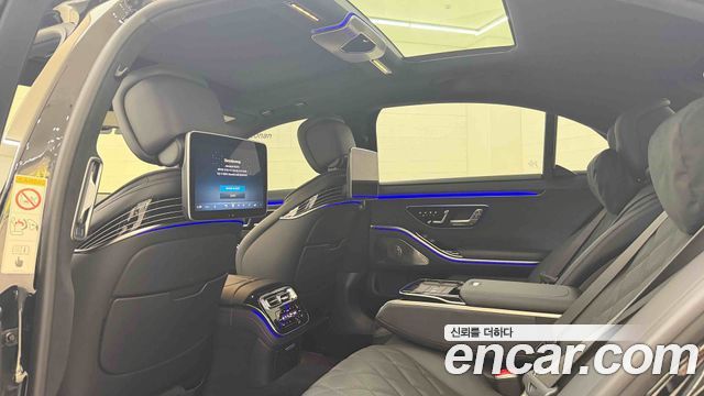 Mercedes-Benz S-Class 2025 — photo 18