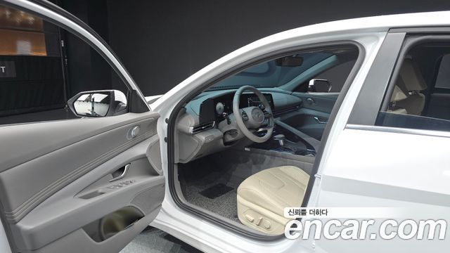 Hyundai AVANTE 2026 — photo 13