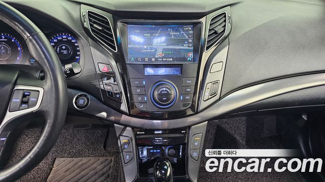 Hyundai i40 2012 — photo 14