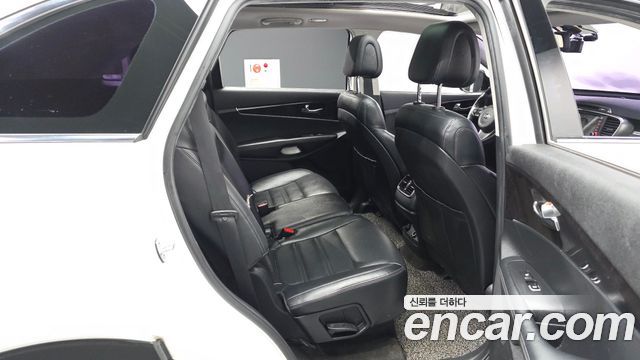 Kia Sorento 2016 — photo 18