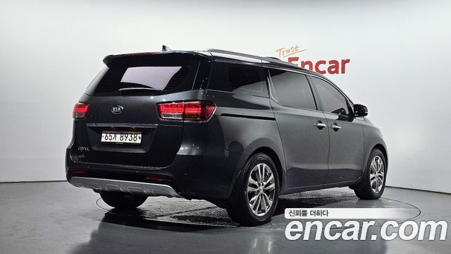 Kia Canival 2018 — photo 2