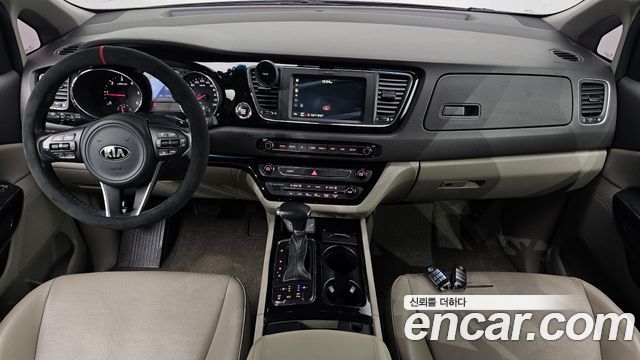 Kia Canival 2018 — photo 7
