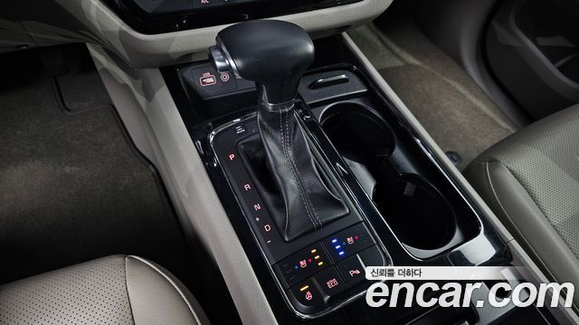 Kia Canival 2018 — photo 9