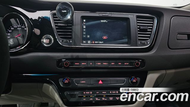 Kia Canival 2018 — photo 14