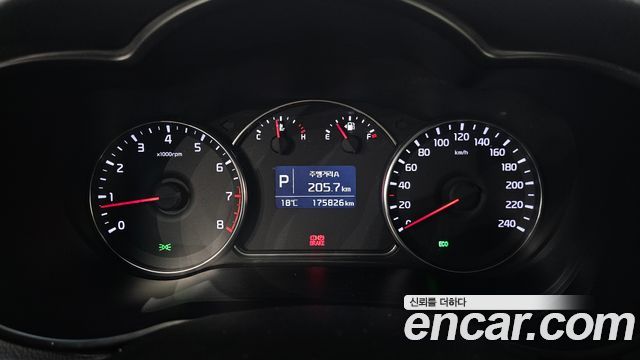 Kia Carens 2014 — photo 11