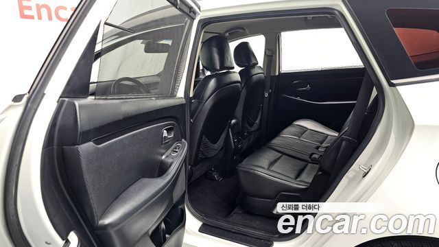 Kia Carens 2014 — photo 17