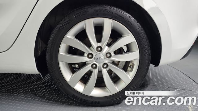 Kia Carens 2014 — photo 7