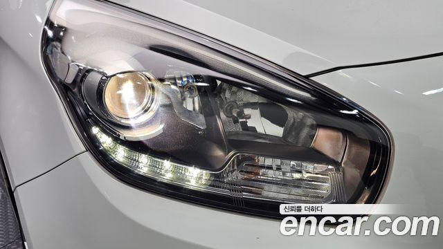 Kia Carens 2014 — photo 8