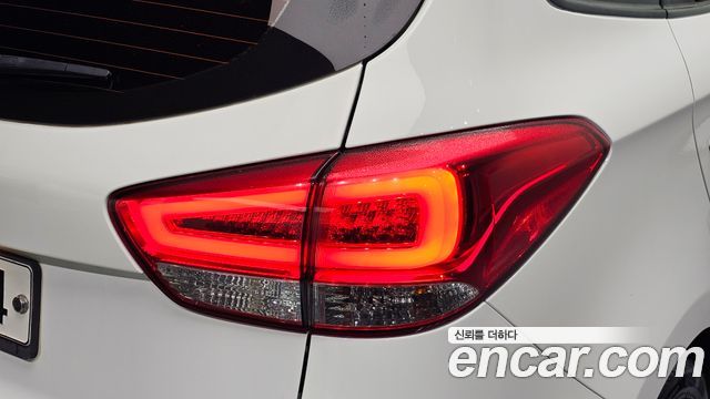 Kia Carens 2014 — photo 9