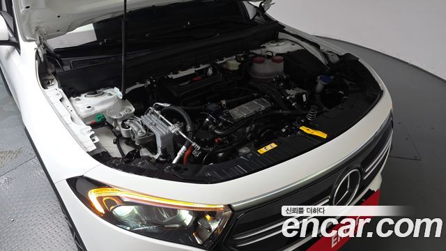 Mercedes-Benz EQB 2023 — photo 6