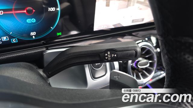 Mercedes-Benz EQB 2023 — photo 12
