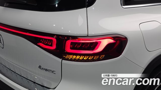 Mercedes-Benz EQB 2023 — photo 9