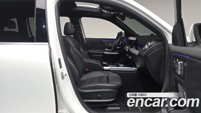 Mercedes-Benz EQB 2023 — photo 16
