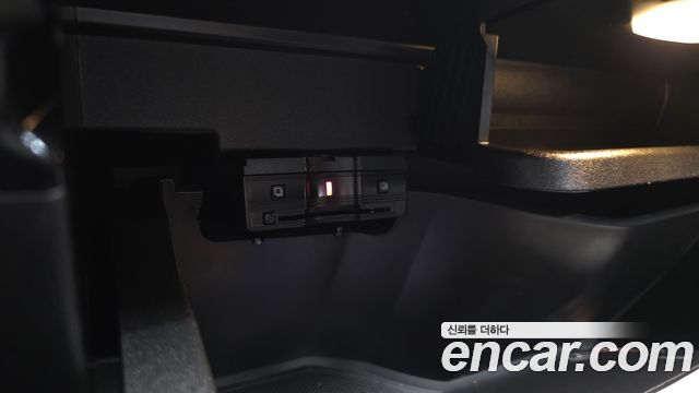 Mercedes-Benz EQB 2023 — photo 28
