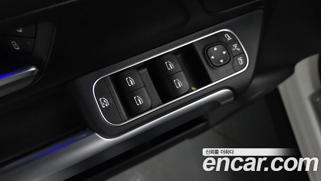 Mercedes-Benz EQB 2023 — photo 35