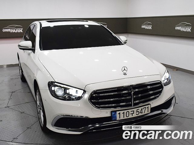 Mercedes-Benz E-Class 2022 — photo 2