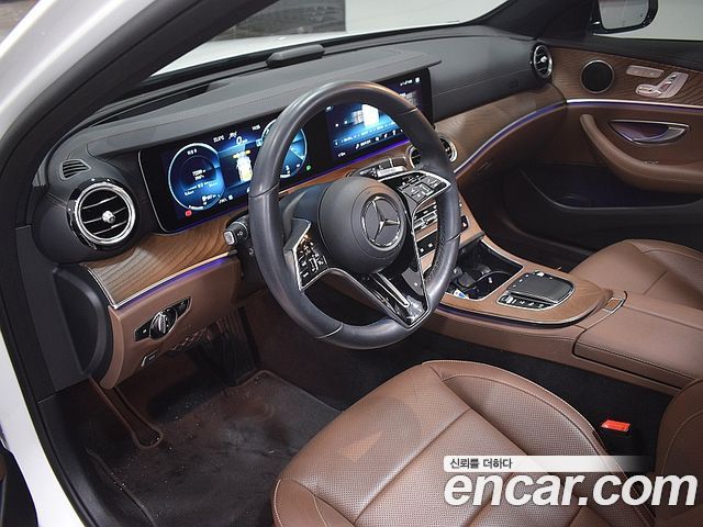 Mercedes-Benz E-Class 2022 — photo 4