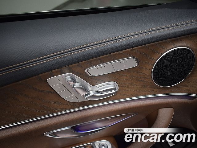 Mercedes-Benz E-Class 2022 — photo 6