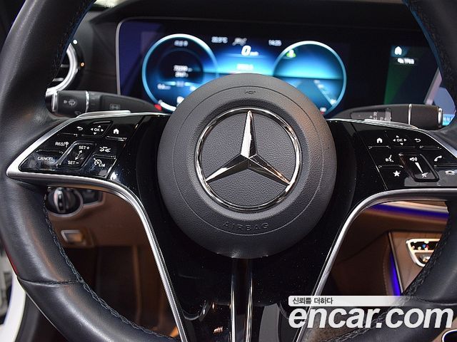 Mercedes-Benz E-Class 2022 — photo 7