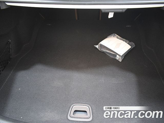 Mercedes-Benz E-Class 2022 — photo 15