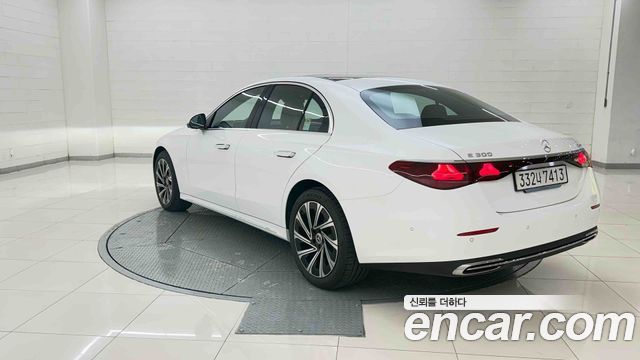 Mercedes-Benz E-Class 2026 — photo 2