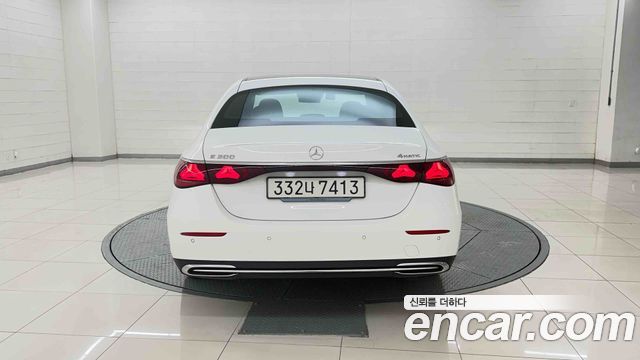 Mercedes-Benz E-Class 2026 — photo 3