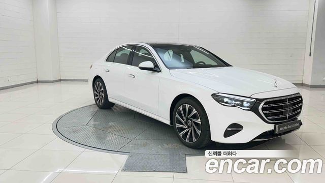 Mercedes-Benz E-Class 2026 — photo 6