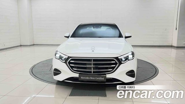 Mercedes-Benz E-Class 2026 — photo 7