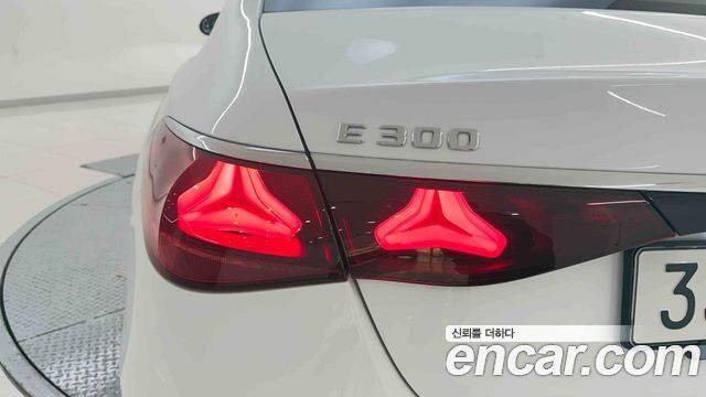Mercedes-Benz E-Class 2026 — photo 10