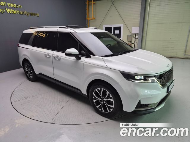 Kia Canival 2023 — photo 3